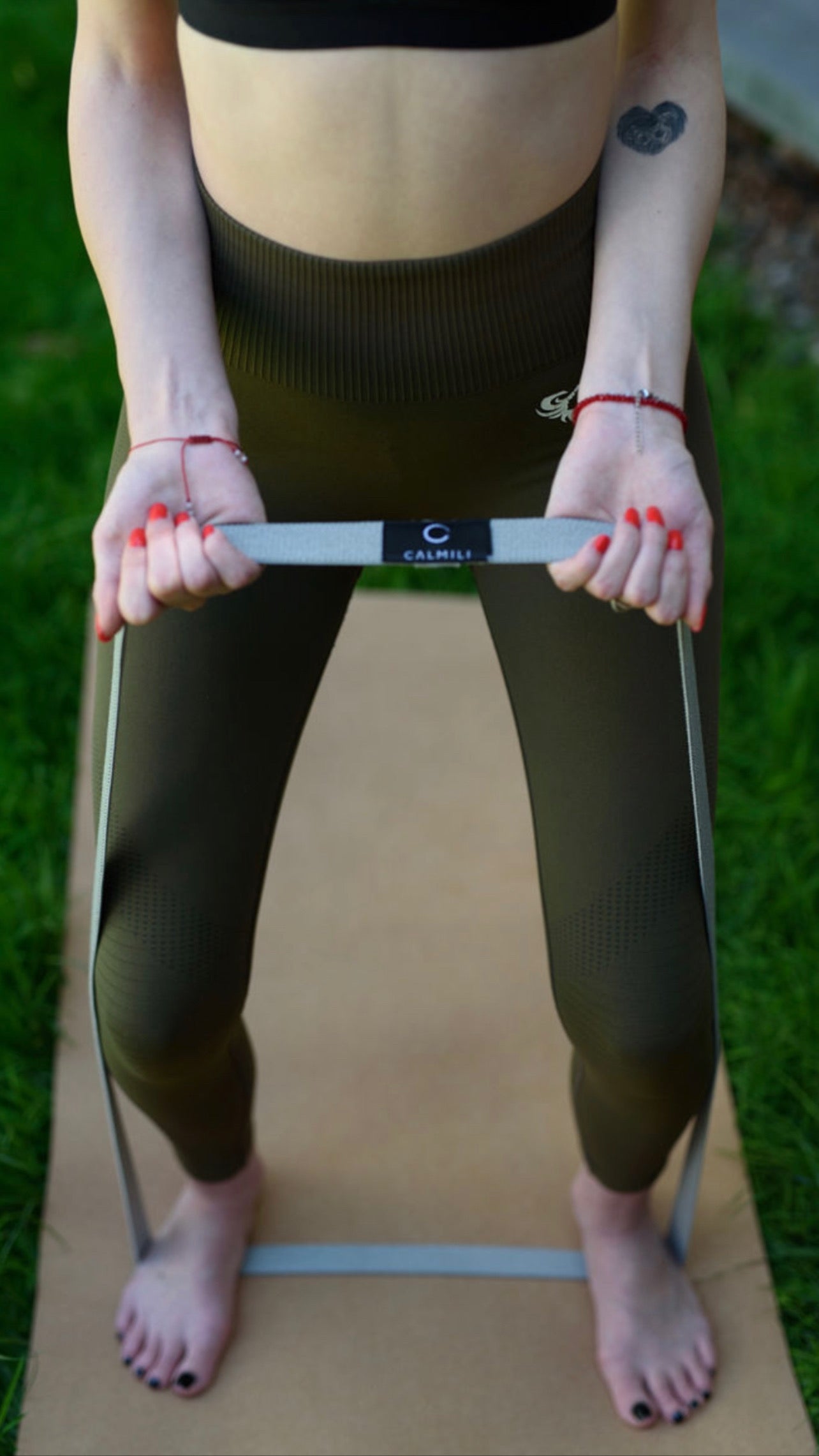 Kork Yoga Matte und lange Fitnessbänder für Homeworkout