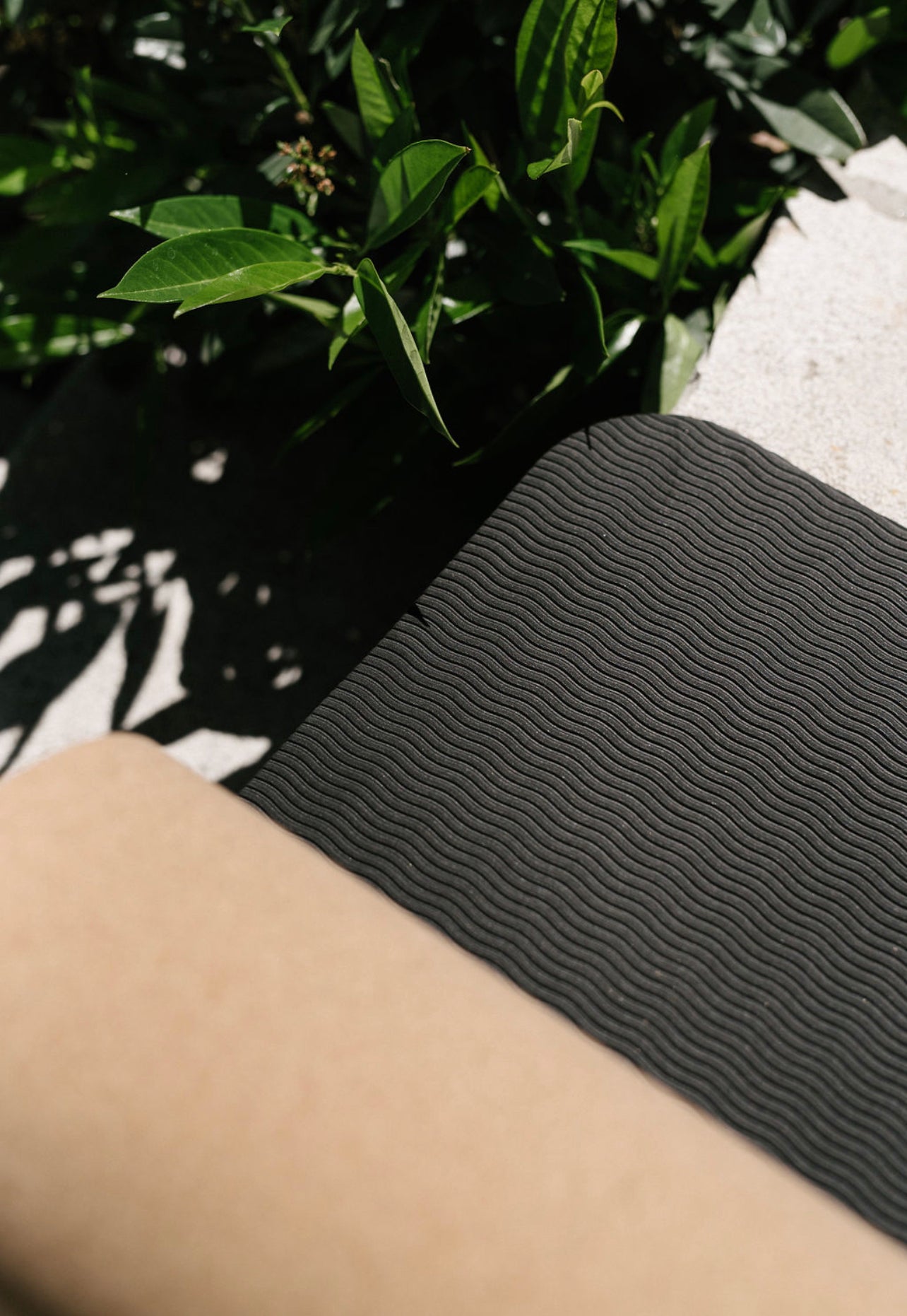Kork Yoga Matte und lange Fitnessbänder für Homeworkout